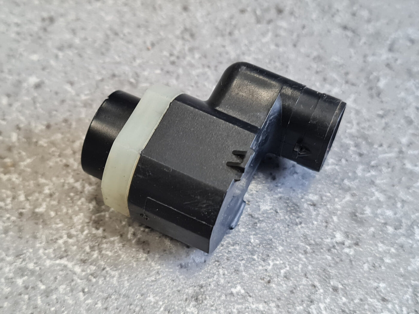 Parkošanās devējs priekš VOLVO S80 2007 Black 3 Parkošanās devējs priekš VOLVO S80 2007 Black