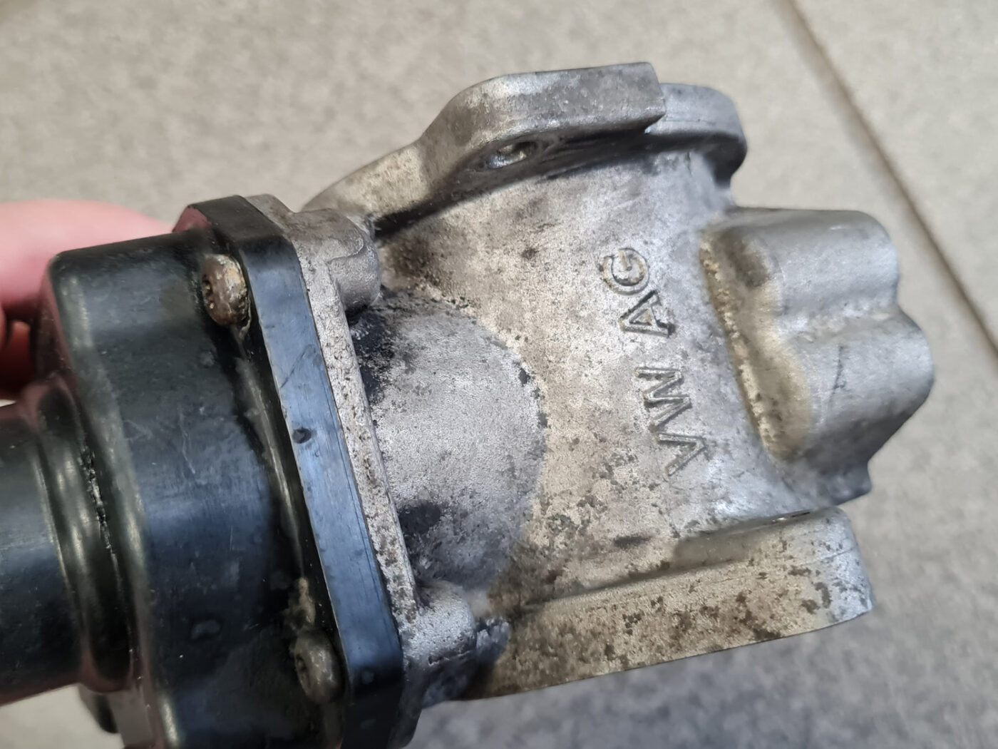 EGR vārsts priekš VW PASSAT B6 2008 ANGL. 6 EGR vārsts priekš VW PASSAT B6 2008 ANGL.