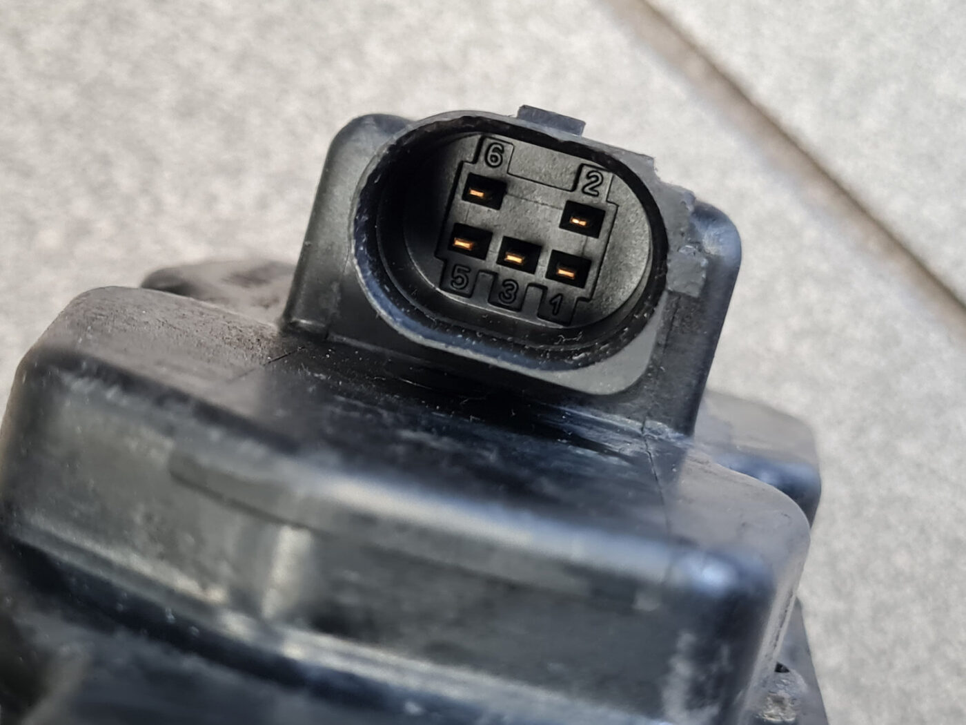 EGR vārsts priekš VW PASSAT B6 2008 ANGL. 3 EGR vārsts priekš VW PASSAT B6 2008 ANGL.