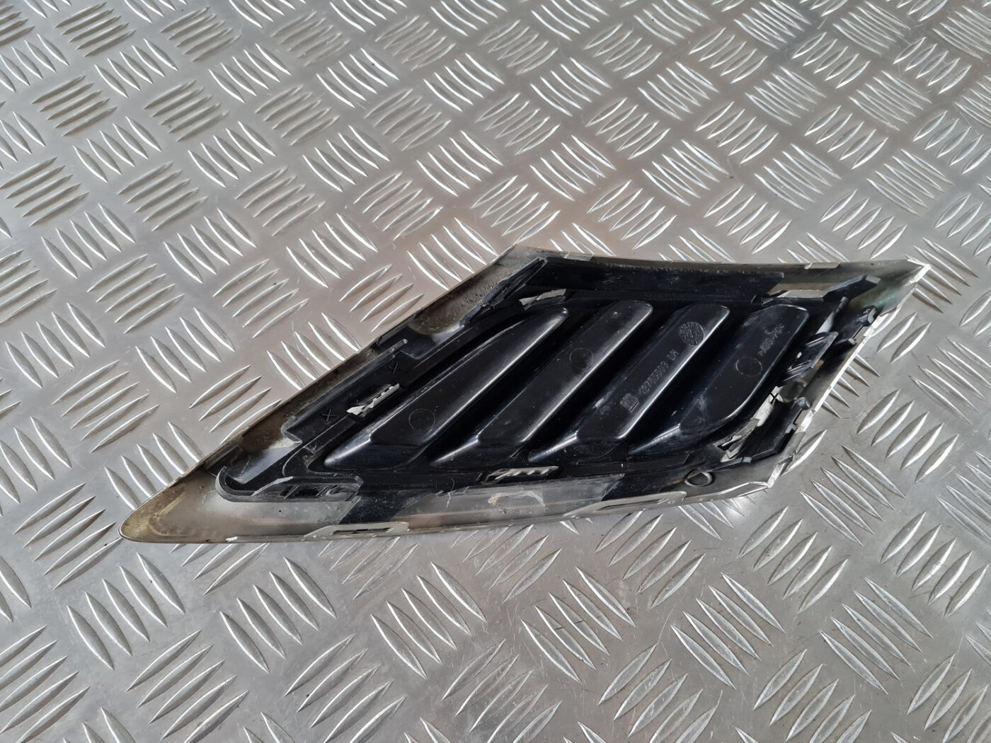 Bufera reste priekš SAAB 9-3 2009