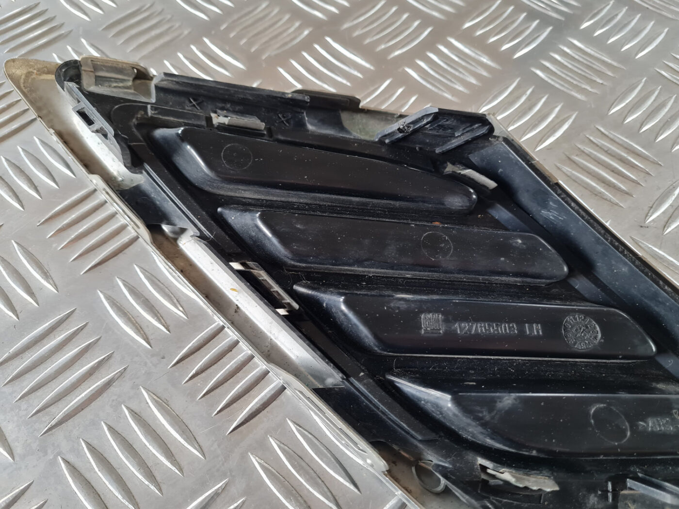 Bufera reste priekš SAAB 9-3 2009