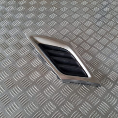 Bufera reste priekš SAAB 9-3 2009