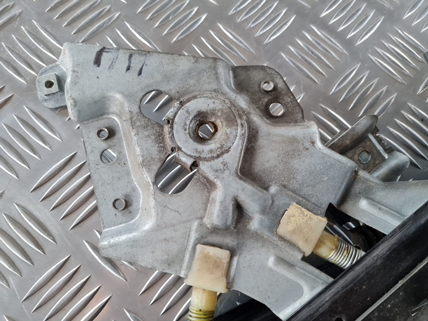 Stikla pacelšanas mehānisms priekšējais labais priekš SAAB 9-3 2009