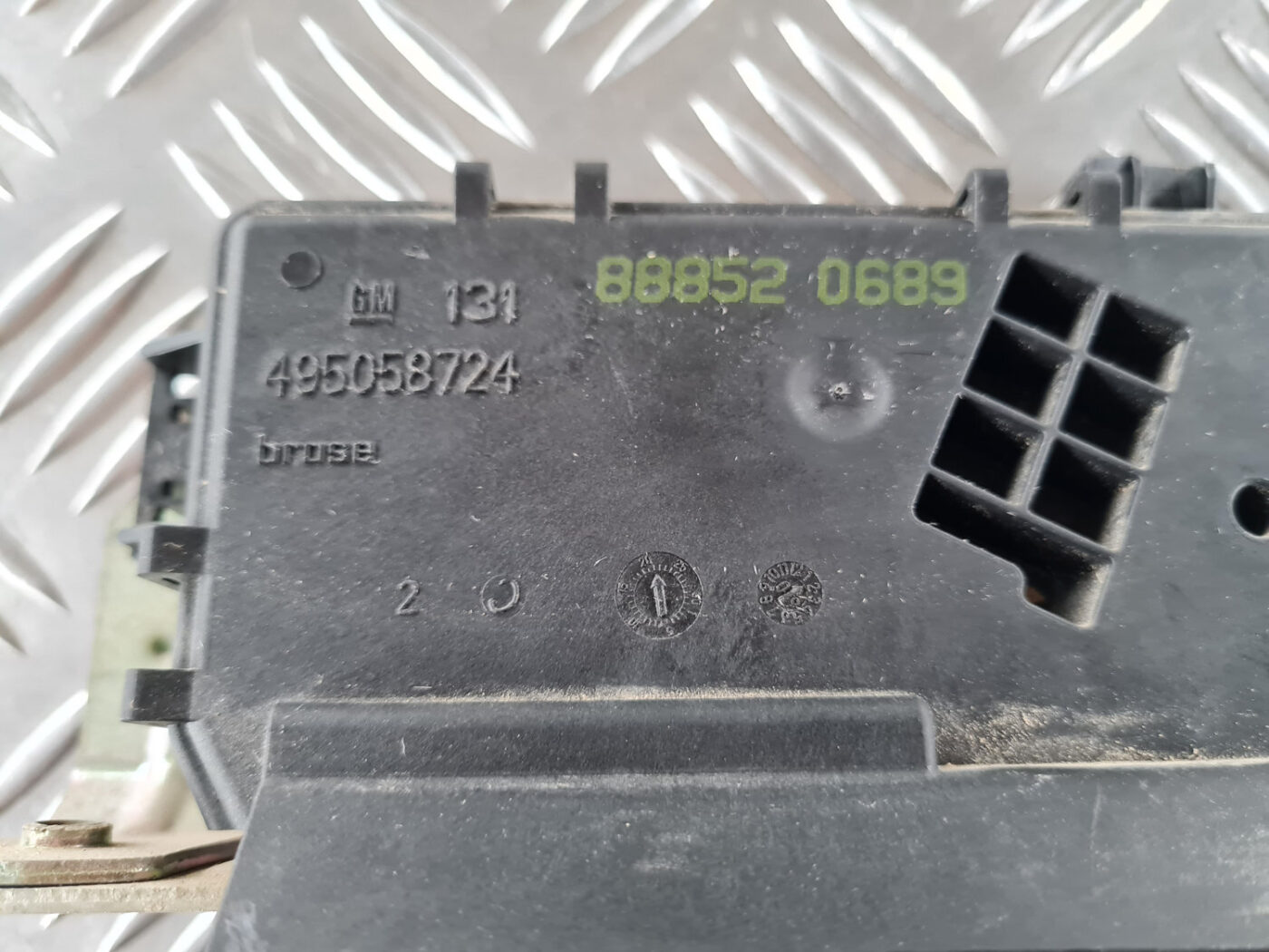 Bagāžnieka vāka slēdzene priekš SAAB 9-3 2009 5 Bagāžnieka vāka slēdzene priekš SAAB 9-3 2009