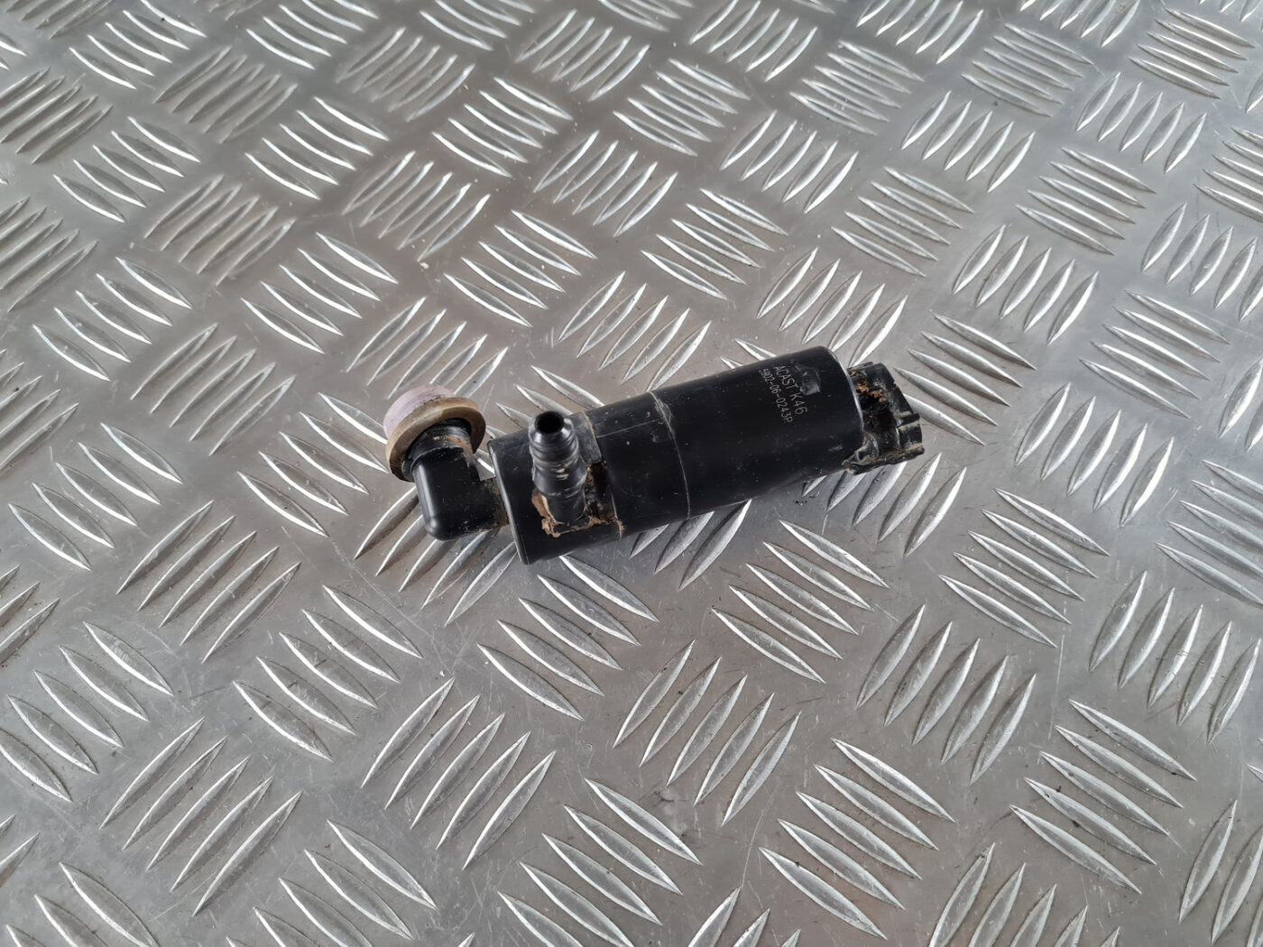 Mazgātāja šķidruma sūknis priekš SAAB 9-3 2009 1 Mazgātāja šķidruma sūknis priekš SAAB 9-3 2009