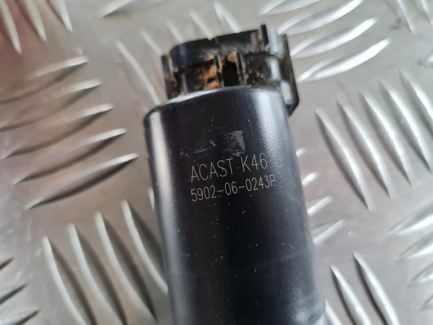 Mazgātāja šķidruma sūknis priekš SAAB 9-3 2009 2 Mazgātāja šķidruma sūknis priekš SAAB 9-3 2009