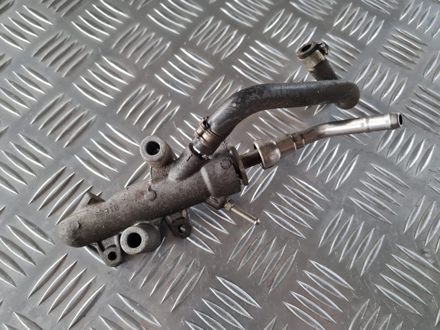 Degvielas tvertnes spiediena devējs priekš SAAB 9-3 2009 2 Degvielas tvertnes spiediena devējs priekš SAAB 9-3 2009