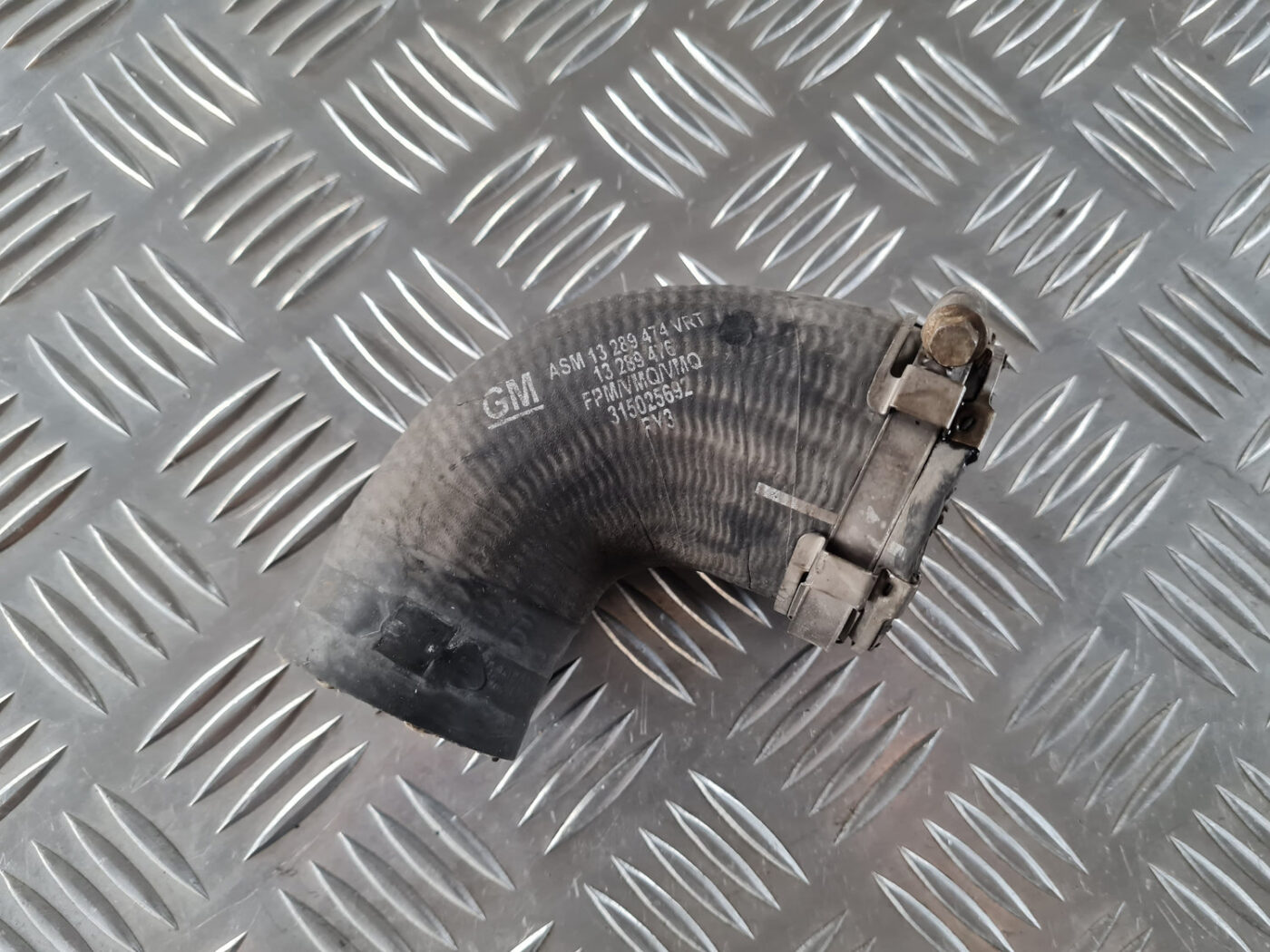 Interkulera caurule priekš SAAB 9-3 2009 2 Interkulera caurule priekš SAAB 9-3 2009