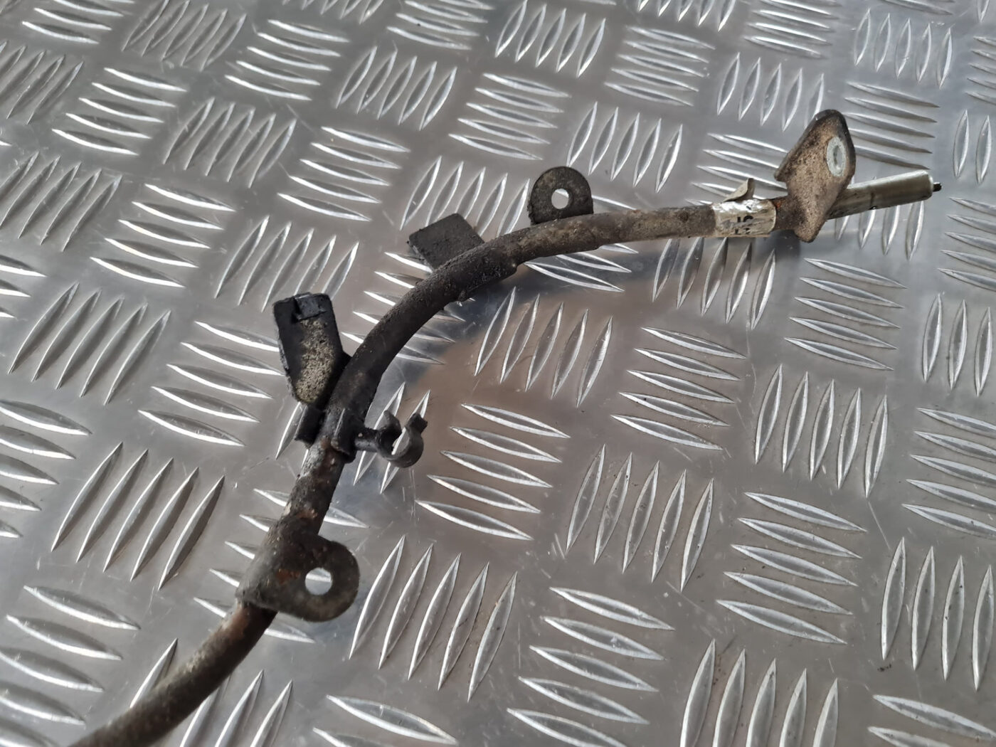 Eļļas mērstienis priekš SAAB 9-3 2009