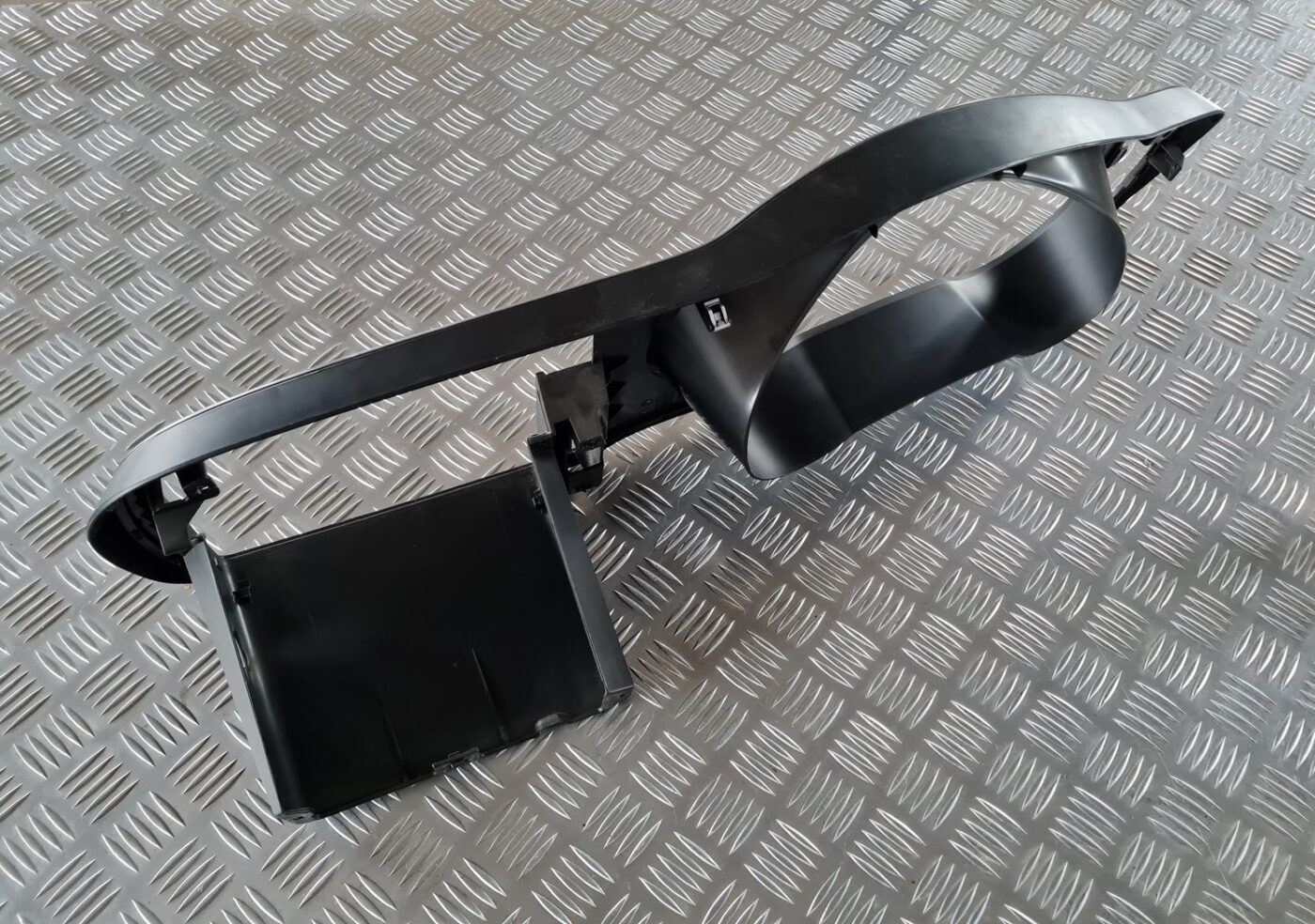 Spidometra apdare priekš SAAB 9-3 2009 4 Spidometra apdare priekš SAAB 9-3 2009