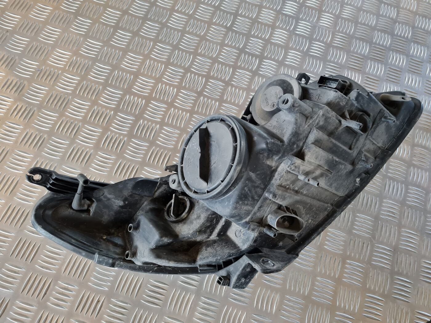 Priekšējais kreisais lukturis priekš SAAB 9-3 2009