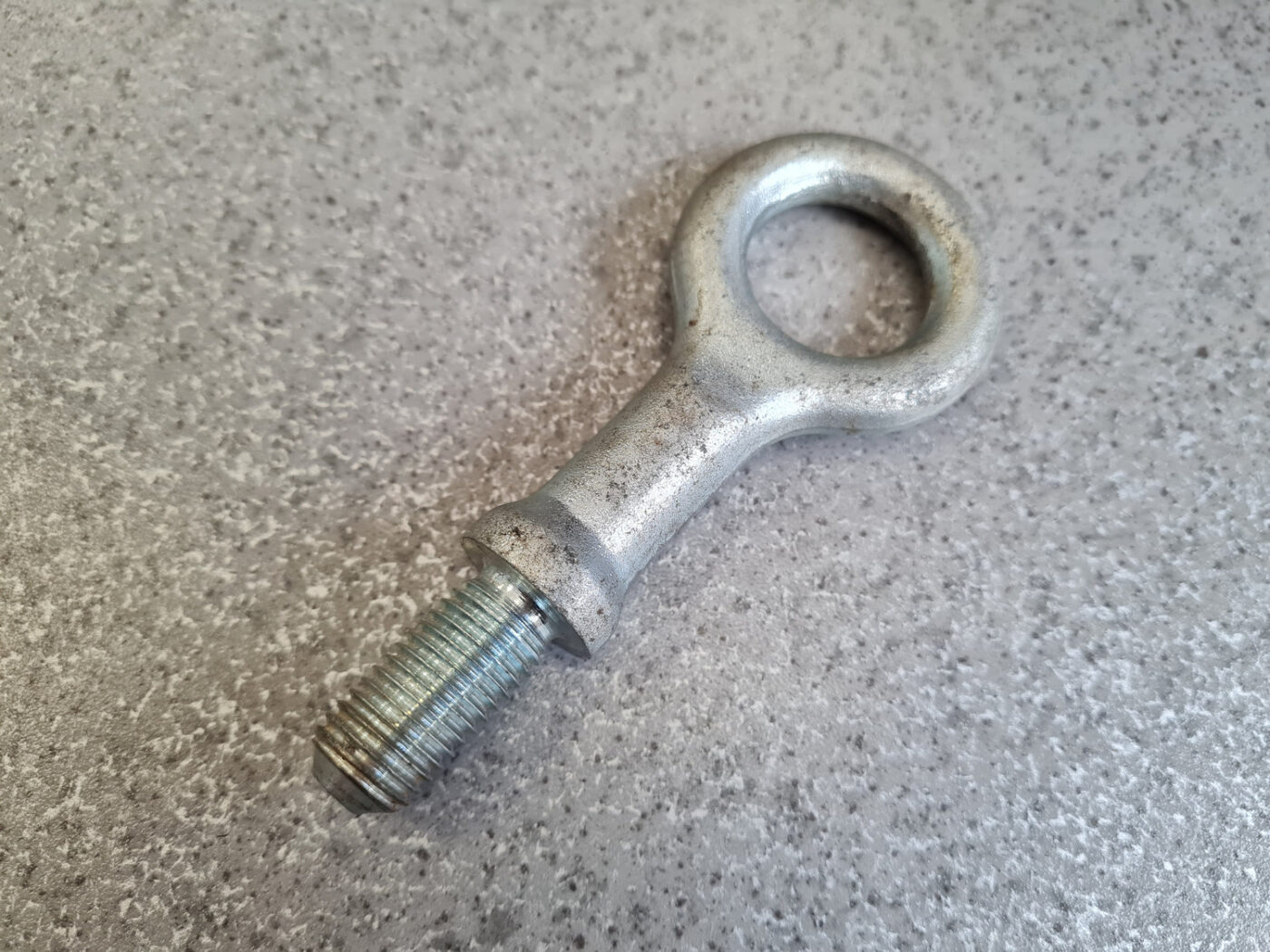 Vilkšanas āķis priekš VOLVO S40 2004 Black 2 Vilkšanas āķis priekš VOLVO S40 2004 Black