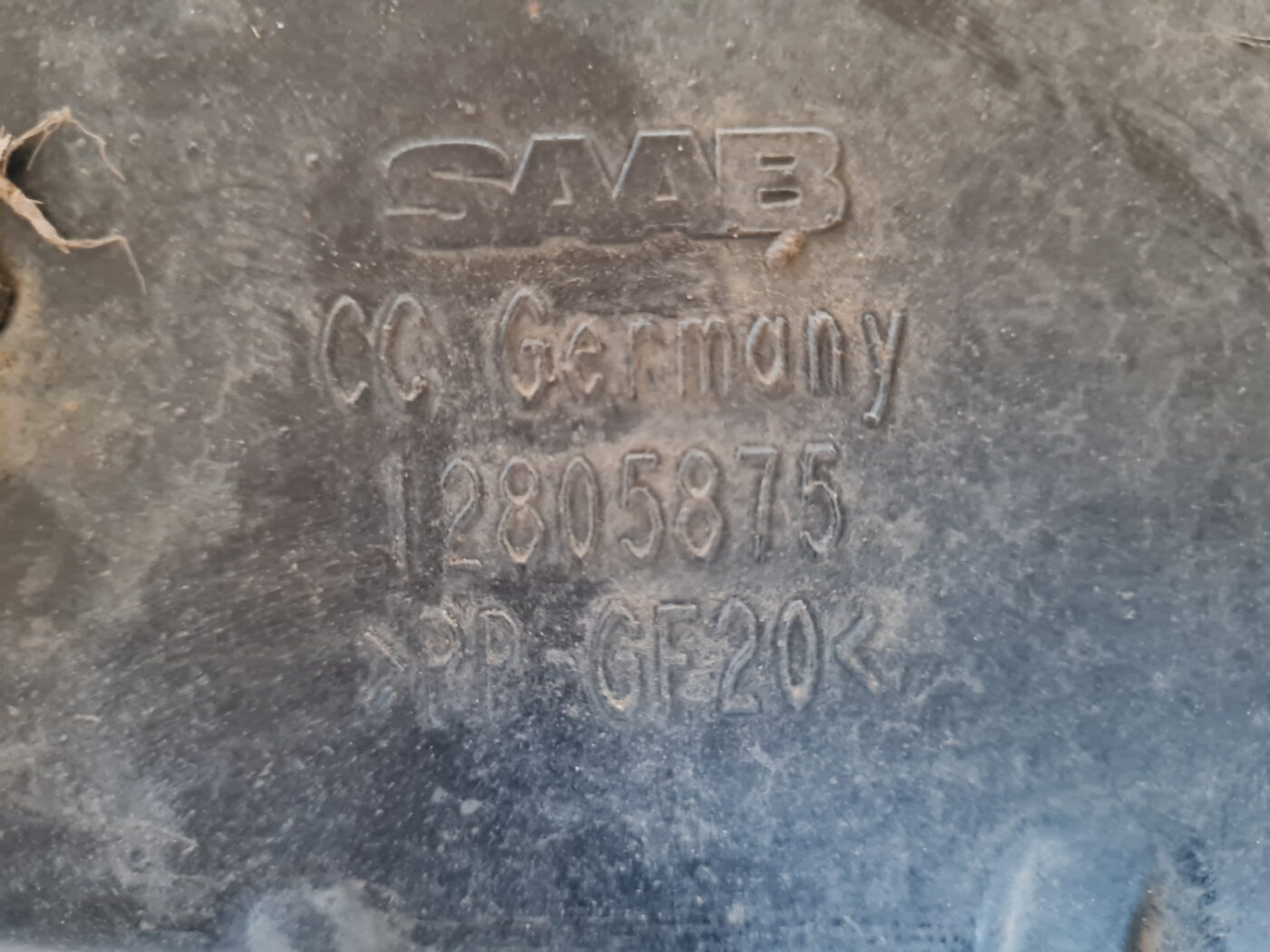 Dzinēja aizsargdaļas priekš SAAB 9-3 2009 2 Dzinēja aizsargdaļas priekš SAAB 9-3 2009