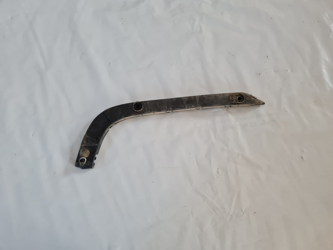 Aizmugurēja bufera kronšteins priekš SAAB 9-3 2009