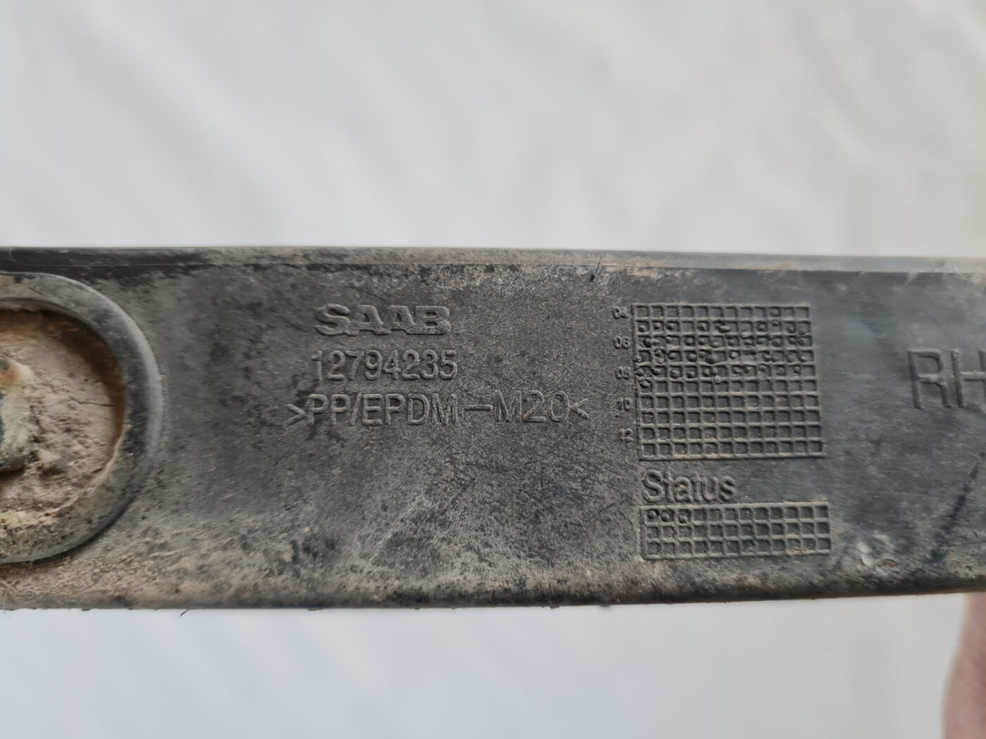 Aizmugurēja bufera kronšteins priekš SAAB 9-3 2009