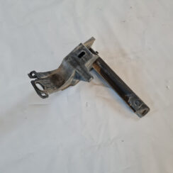 Aizmugurēja bufera kronšteins priekš SAAB 9-3 2009