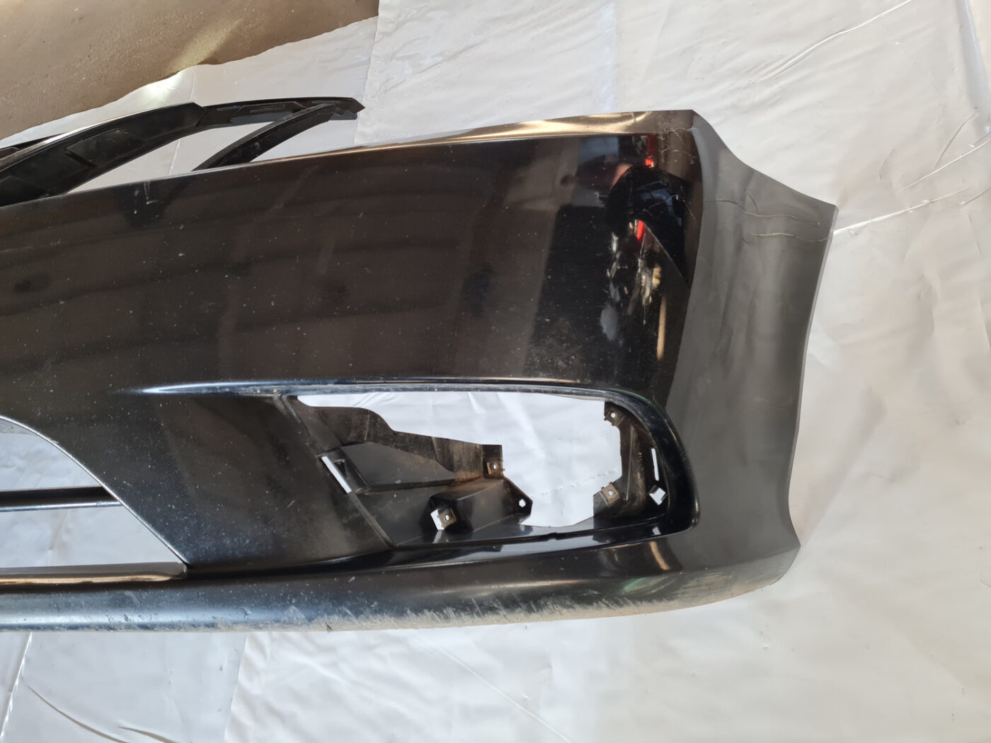 Priekšējais buferis priekš SAAB 9-3 2009 10 Priekšējais buferis priekš SAAB 9-3 2009