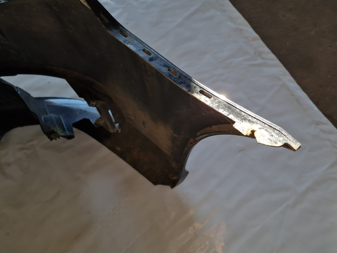 Priekšējais buferis priekš SAAB 9-3 2009 8 Priekšējais buferis priekš SAAB 9-3 2009