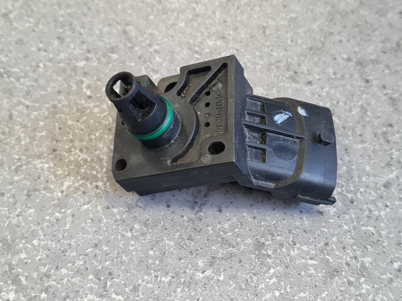 Ieplūdes kolektora spiediena devējs priekš VOLVO XC70 2007 2 Ieplūdes kolektora spiediena devējs priekš VOLVO XC70 2007