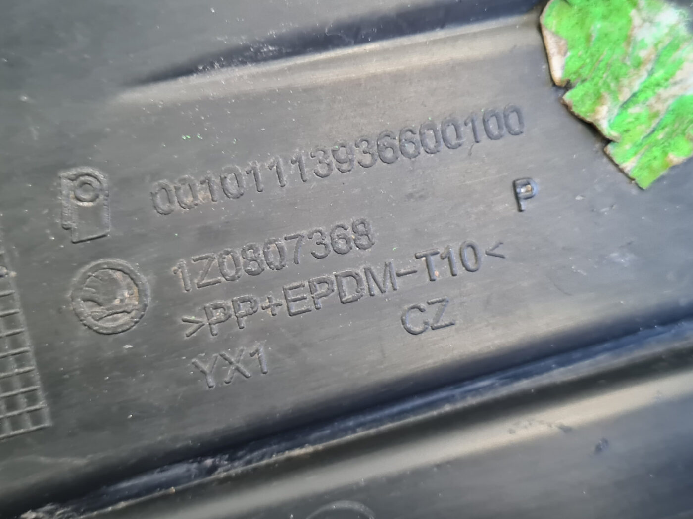 Miglas luktura reste, pa labi priekš ŠKODA OCTAVIA 2006 3 Miglas luktura reste, pa labi priekš ŠKODA OCTAVIA 2006