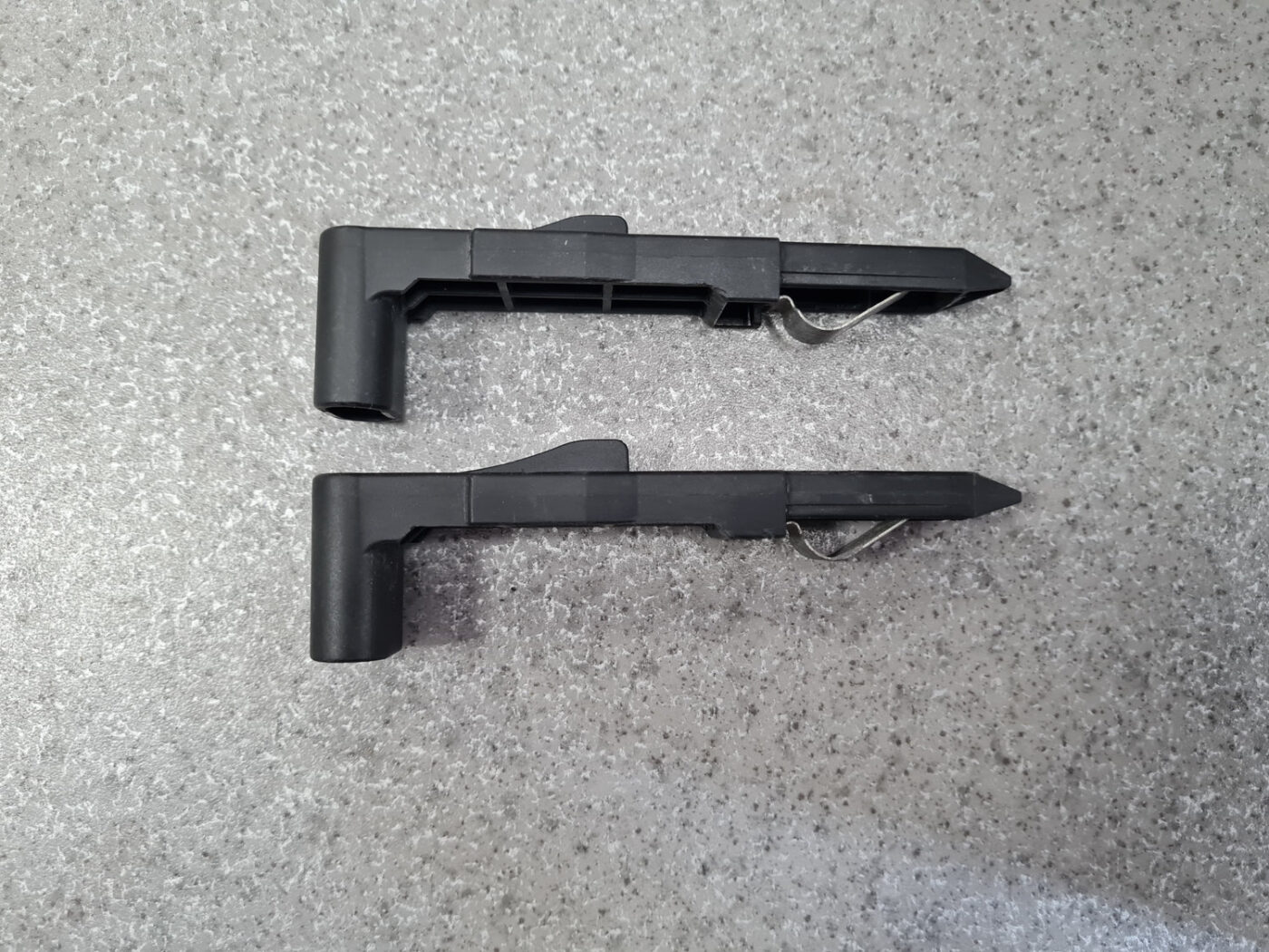 Priekšēja luktura kronšteins priekš VOLVO XC60 2009 2 Priekšēja luktura kronšteins priekš VOLVO XC60 2009