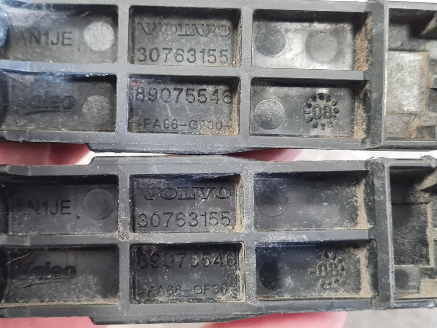 Priekšēja luktura kronšteins priekš VOLVO XC60 2009 5 Priekšēja luktura kronšteins priekš VOLVO XC60 2009