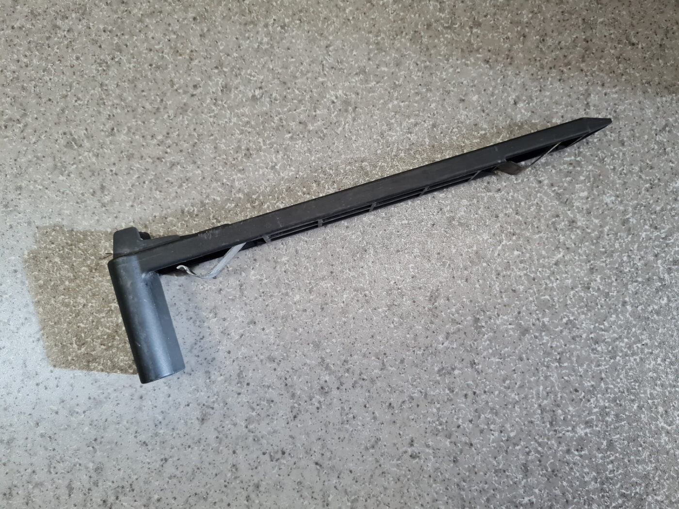 Priekšēja luktura kronšteins priekš VOLVO XC60 2009 2 Priekšēja luktura kronšteins priekš VOLVO XC60 2009