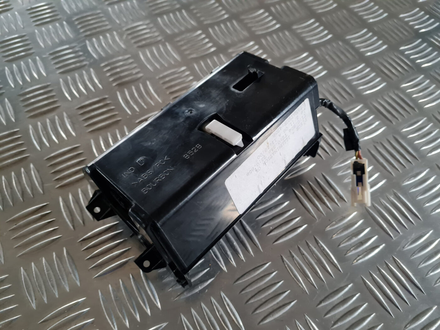 Pelnu trauks priekš TOYOTA AVENSIS 2007 UNIVERSAL