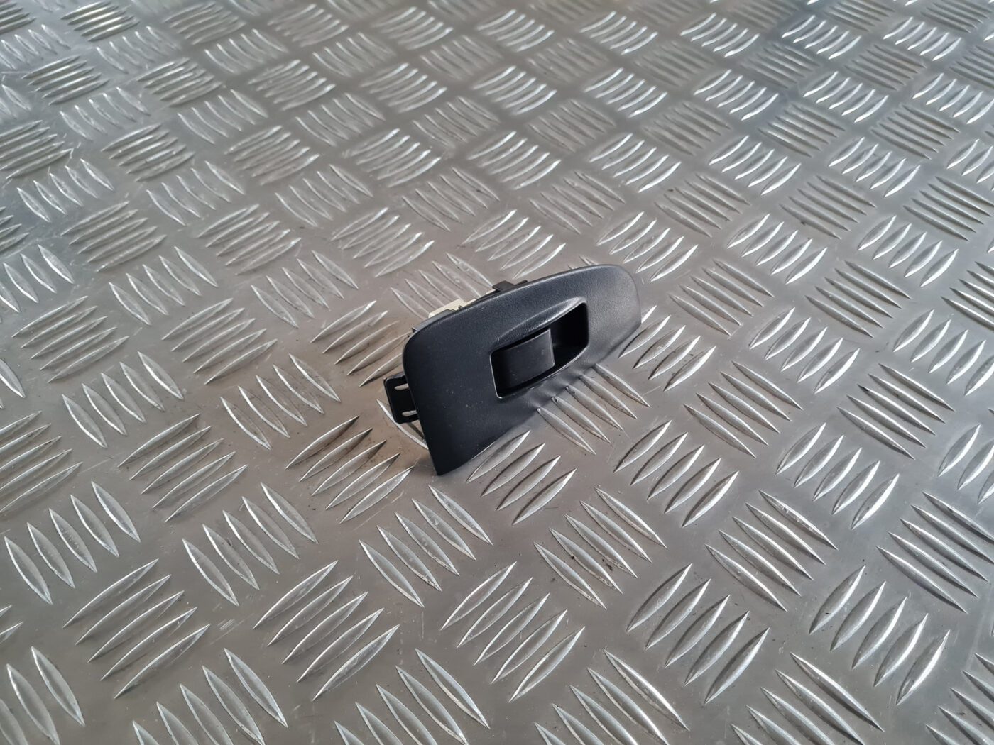 Stikla pacelšanas poga priekš TOYOTA AVENSIS 2007 UNIVERSAL