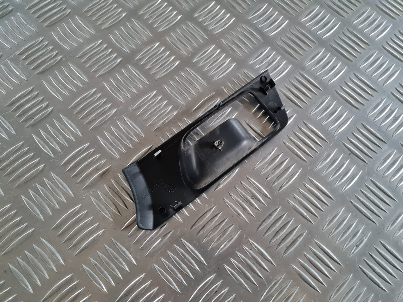 Durvju rokturu apdares uzlika (salonā) priekš TOYOTA AVENSIS 2007 UNIVERSAL 2 Durvju rokturu apdares uzlika (salonā) priekš TOYOTA AVENSIS 2007 UNIVERSAL