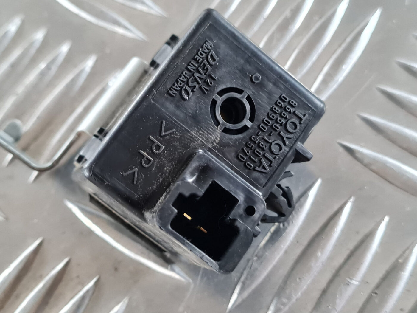 Pagrieziena lukturu releja priekš TOYOTA AVENSIS 2007 UNIVERSAL