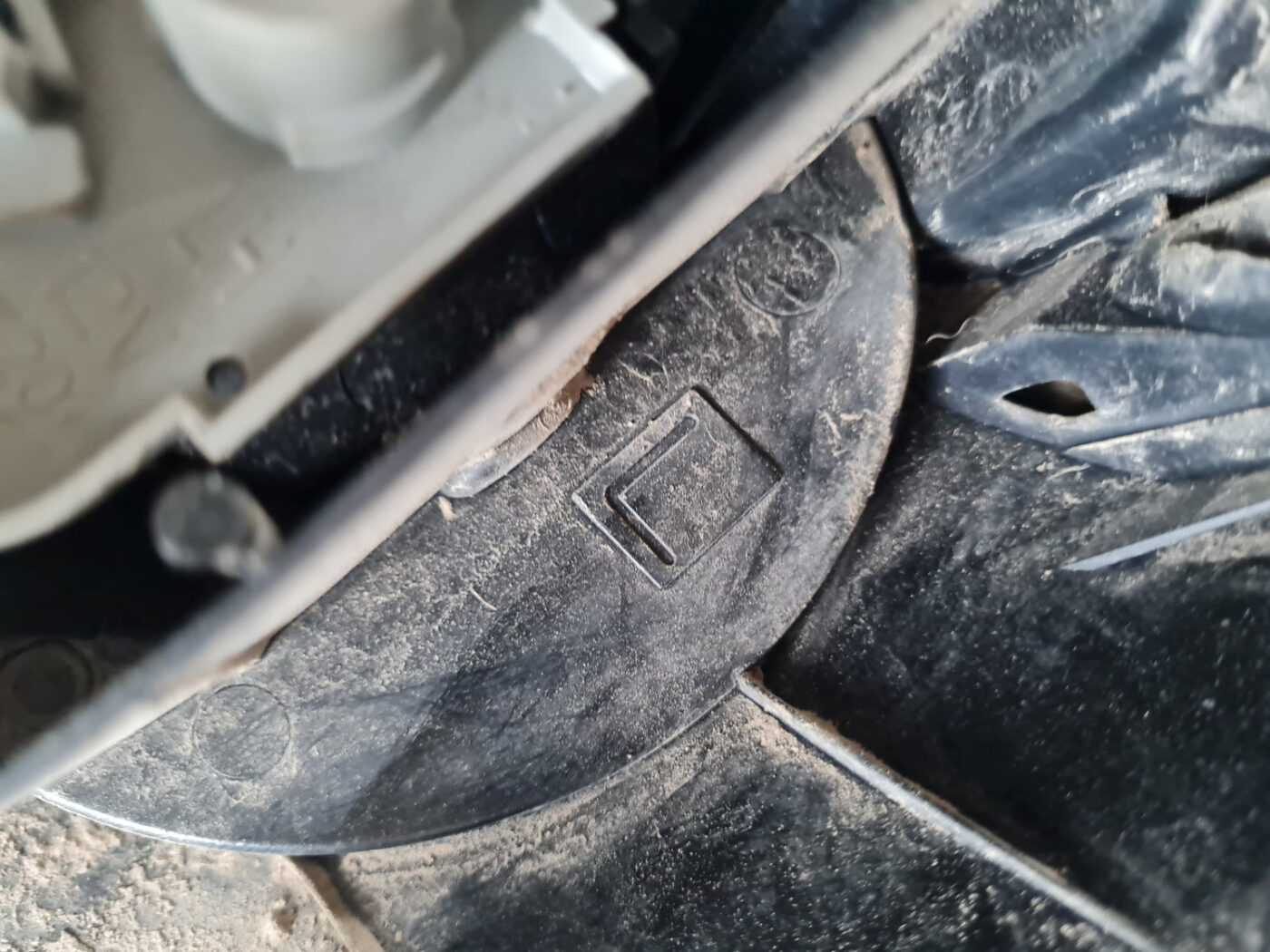 Aizmugurējais kreisais lukturis priekš TOYOTA AVENSIS 2007 UNIVERSAL 3 Aizmugurējais kreisais lukturis priekš TOYOTA AVENSIS 2007 UNIVERSAL