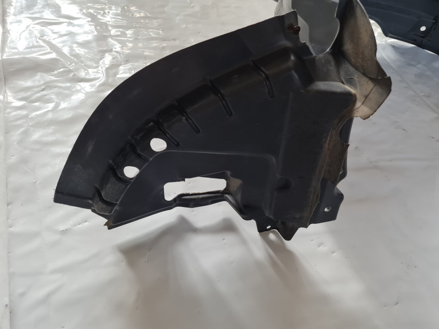 Priekšējais kreisais paspārns priekš TOYOTA AVENSIS 2007 UNIVERSAL