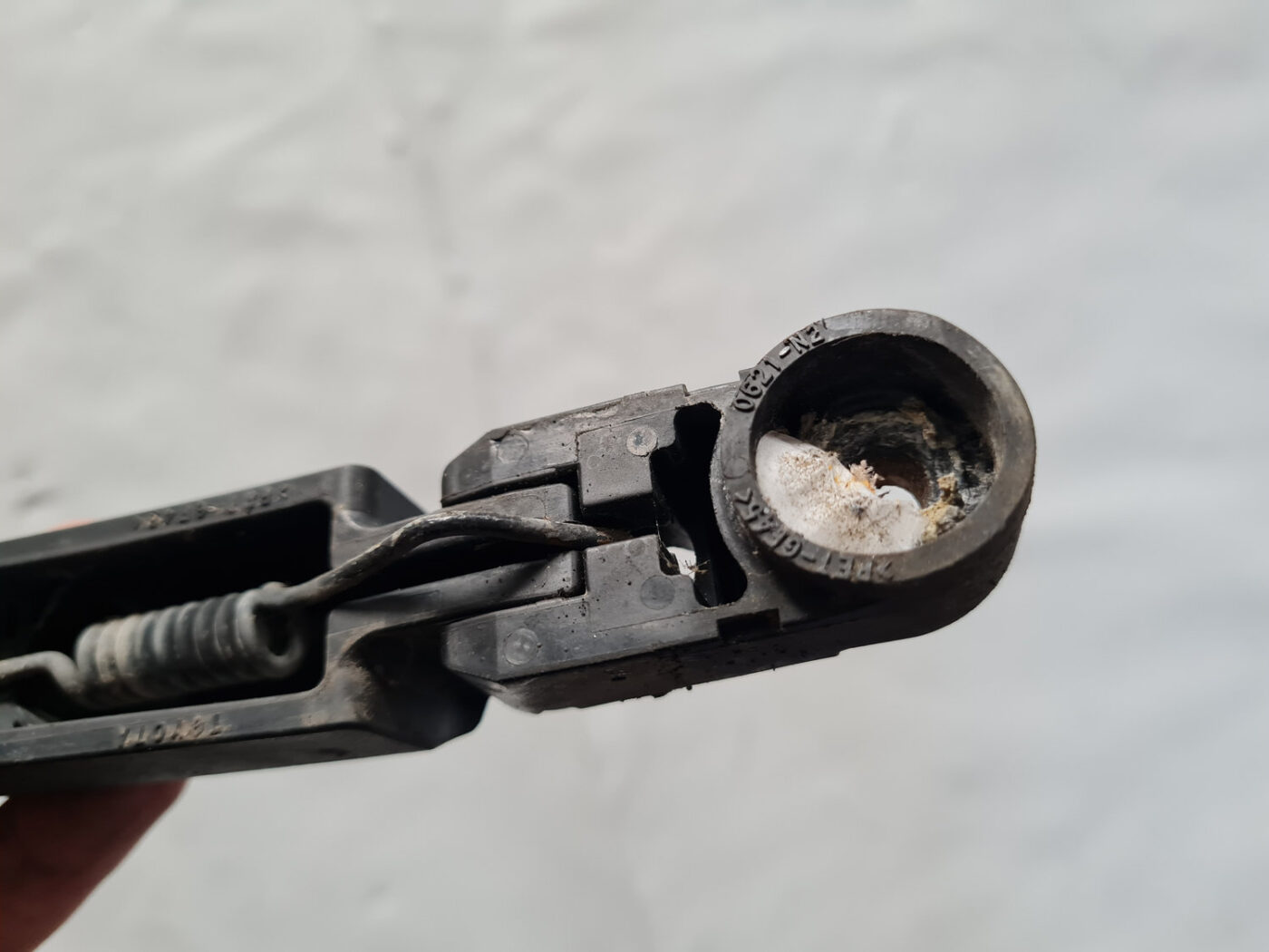 Aizmugurējā loga tīrītāja slotiņa priekš TOYOTA AVENSIS 2007 UNIVERSAL 3 Aizmugurējā loga tīrītāja slotiņa priekš TOYOTA AVENSIS 2007 UNIVERSAL