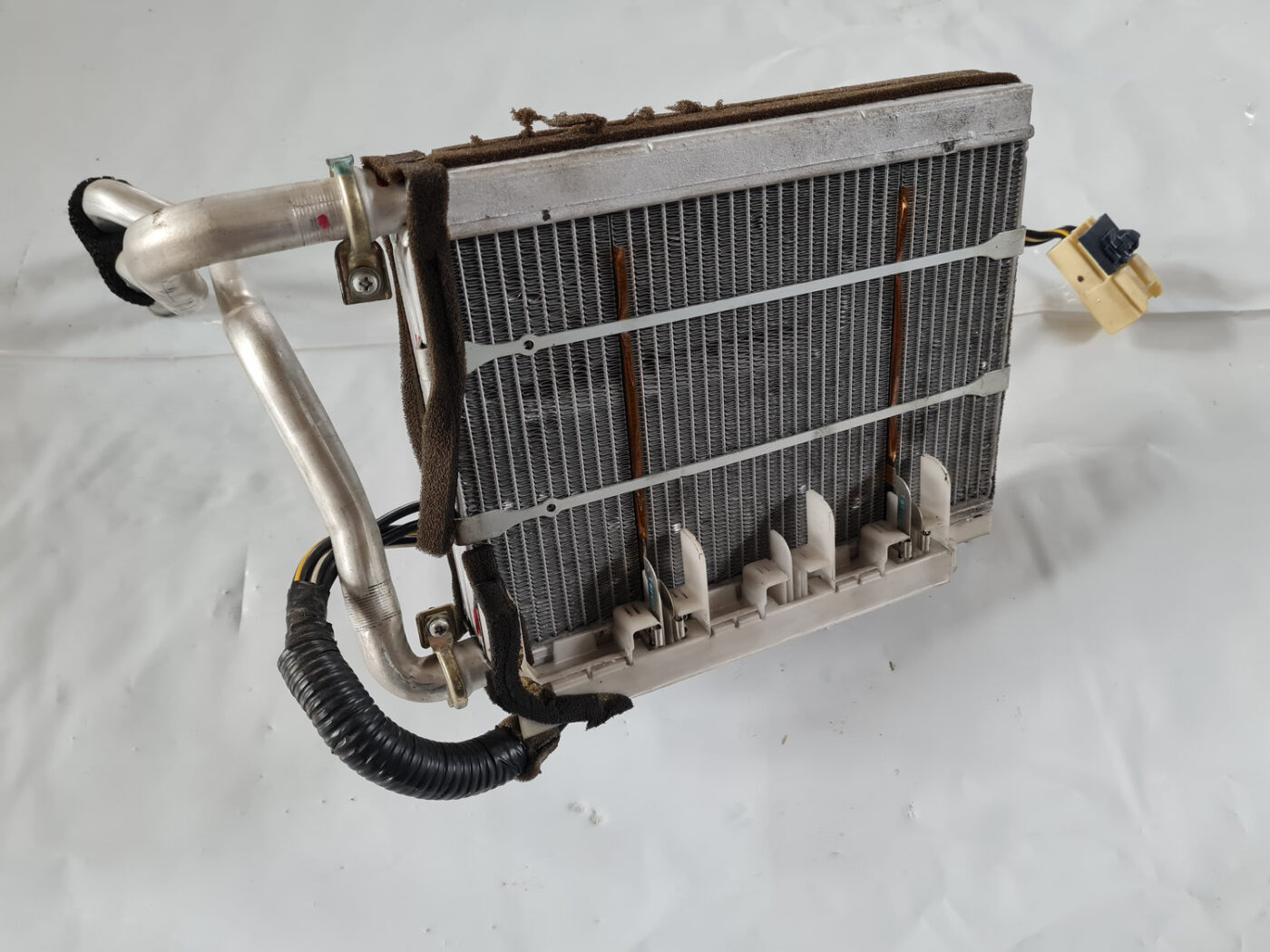 Apsildes sistēmas radiators priekš TOYOTA AVENSIS 2007 UNIVERSAL