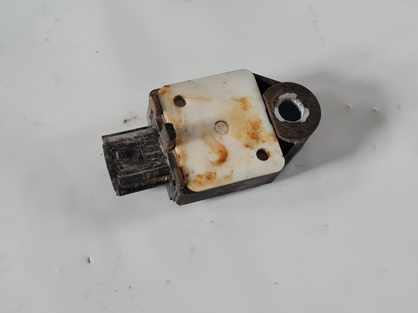 Drošības spilvena trieciensensors priekš TOYOTA AVENSIS 2007 UNIVERSAL 3 Drošības spilvena trieciensensors priekš TOYOTA AVENSIS 2007 UNIVERSAL