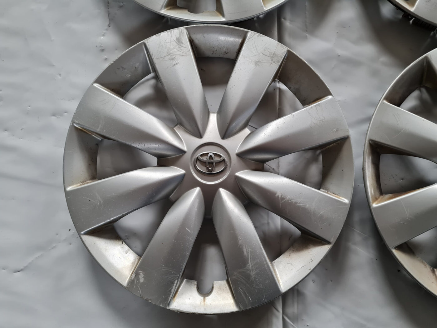 Diska kalpaks priekš TOYOTA AVENSIS 2007 UNIVERSAL