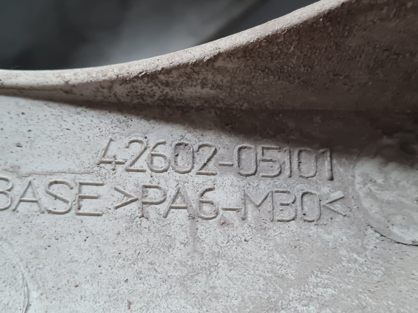 Diska kalpaks priekš TOYOTA AVENSIS 2007 UNIVERSAL