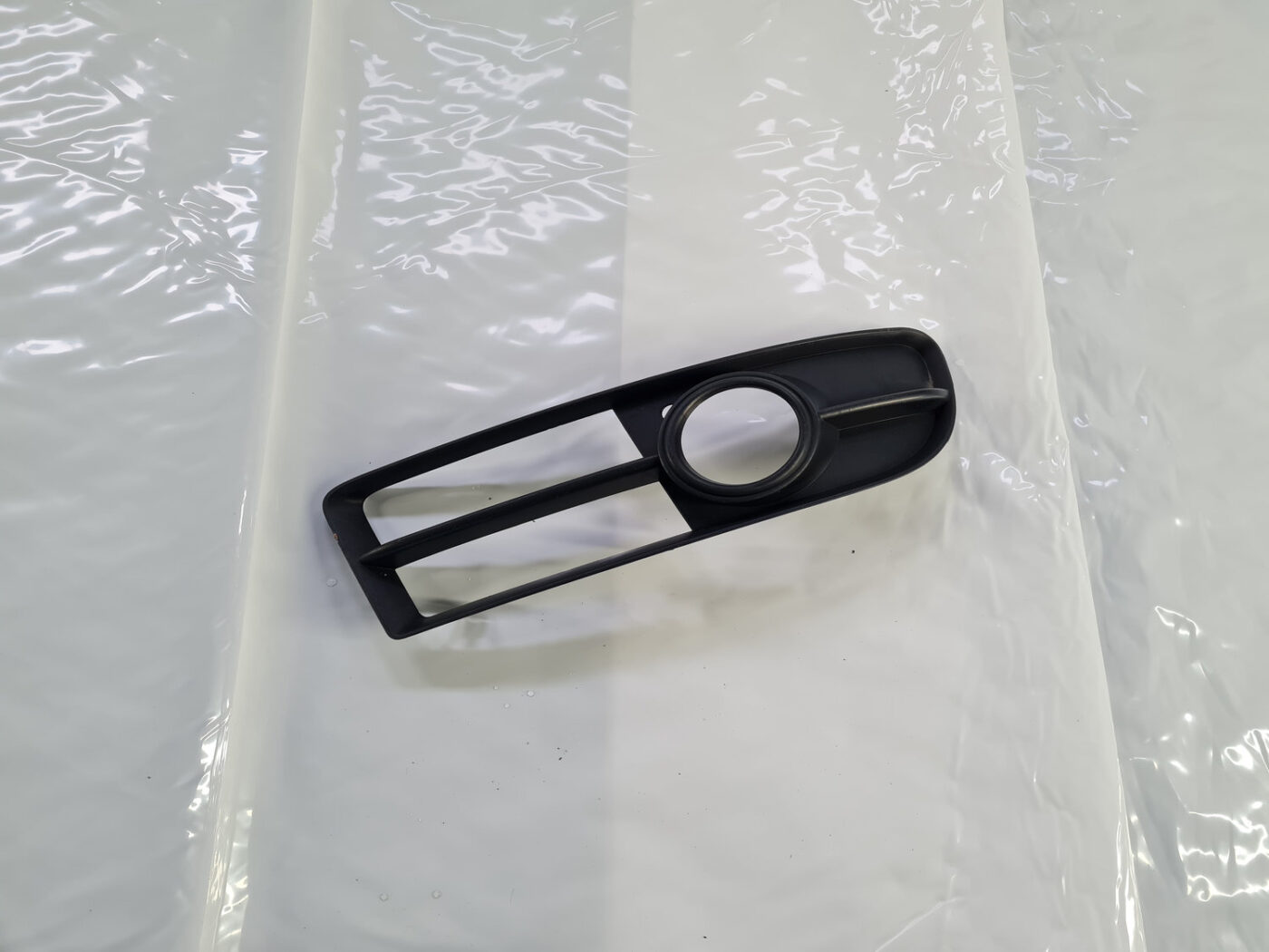 Miglas luktura reste, pa labi priekš AUDI A4 2007 1 Miglas luktura reste, pa labi priekš AUDI A4 2007