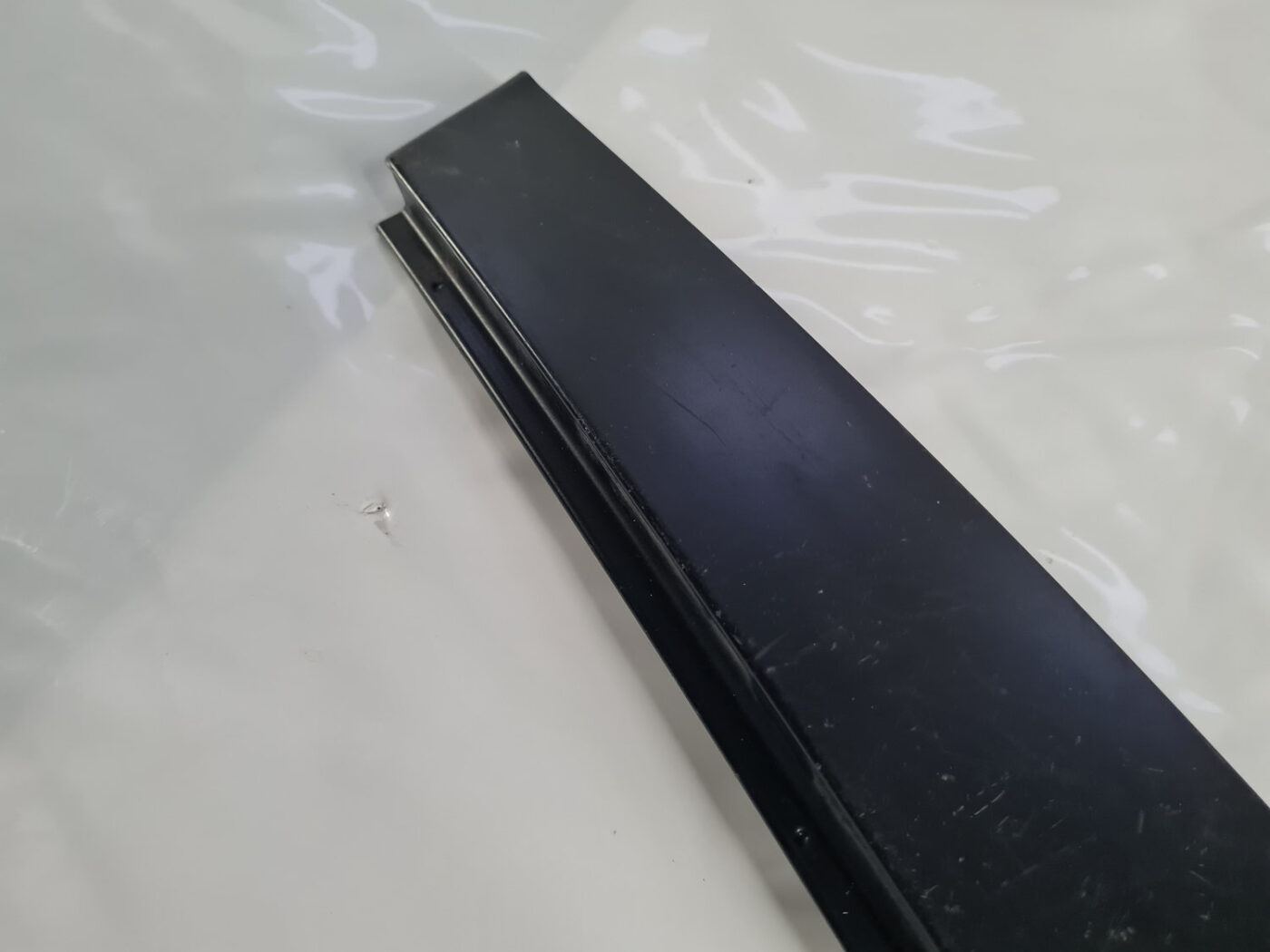 Durvju stikla moldings priekš VW PASSAT B6 2006 ANGL. UNIVERSAL