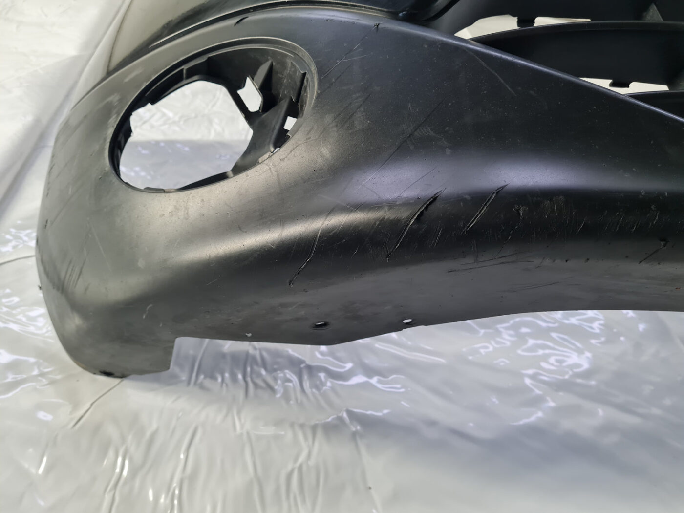 Priekšējais buferis priekš Nissan Qashqai 2010-2014 13 Priekšējais buferis priekš Nissan Qashqai 2010-2014