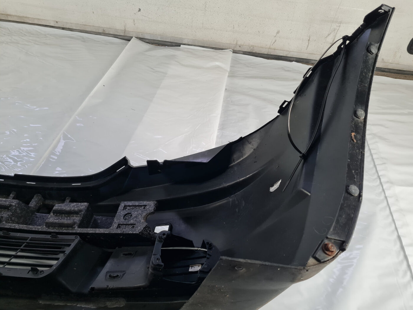 Priekšējais buferis priekš DODGE JOURNEY 2008 12 Priekšējais buferis priekš DODGE JOURNEY 2008