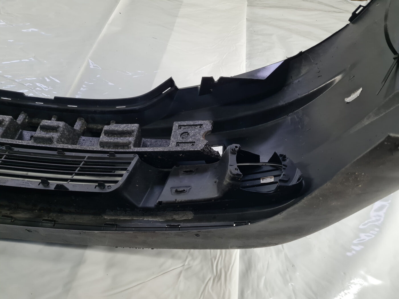 Priekšējais buferis priekš DODGE JOURNEY 2008 11 Priekšējais buferis priekš DODGE JOURNEY 2008