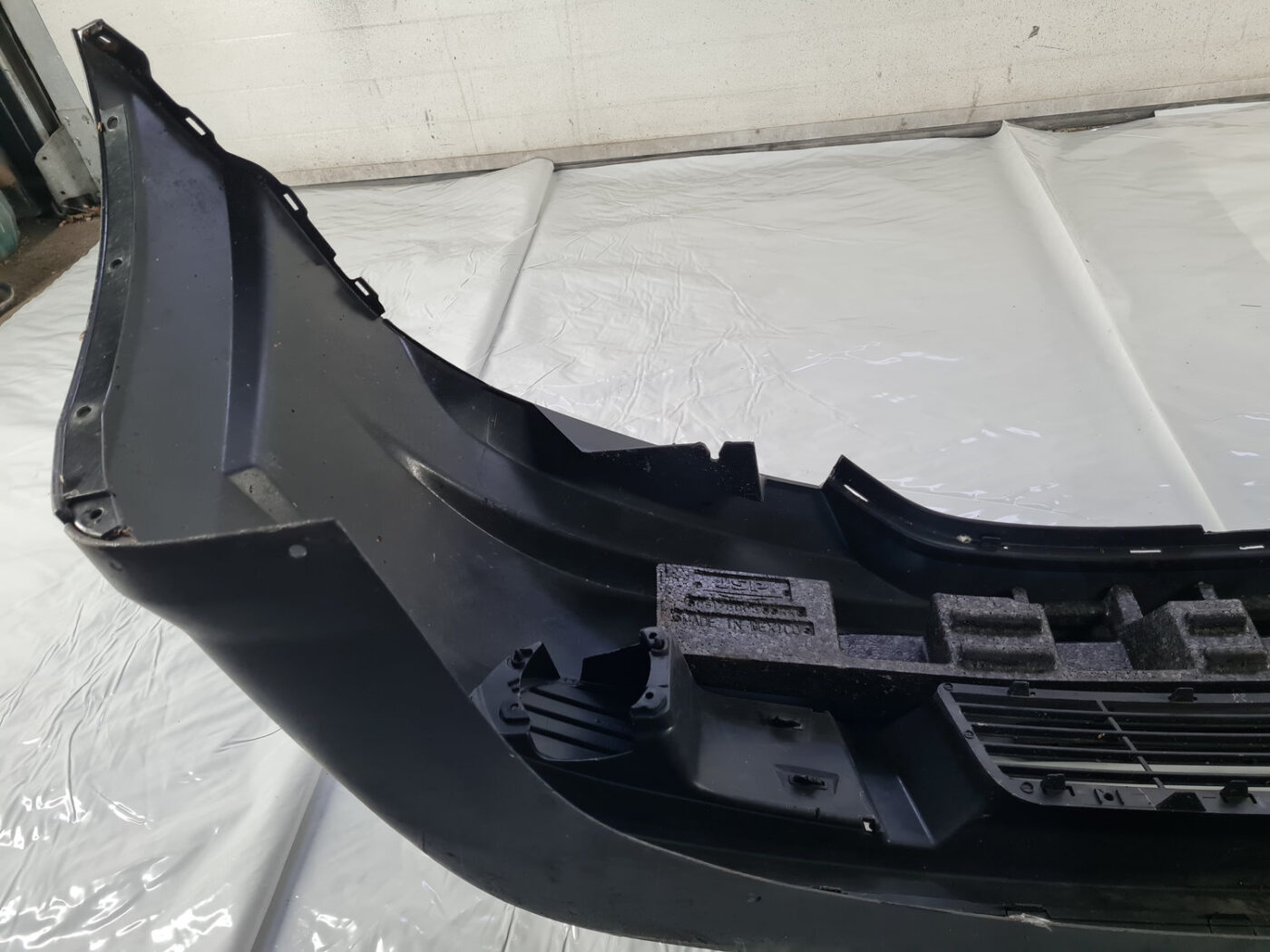 Priekšējais buferis priekš DODGE JOURNEY 2008 9 Priekšējais buferis priekš DODGE JOURNEY 2008