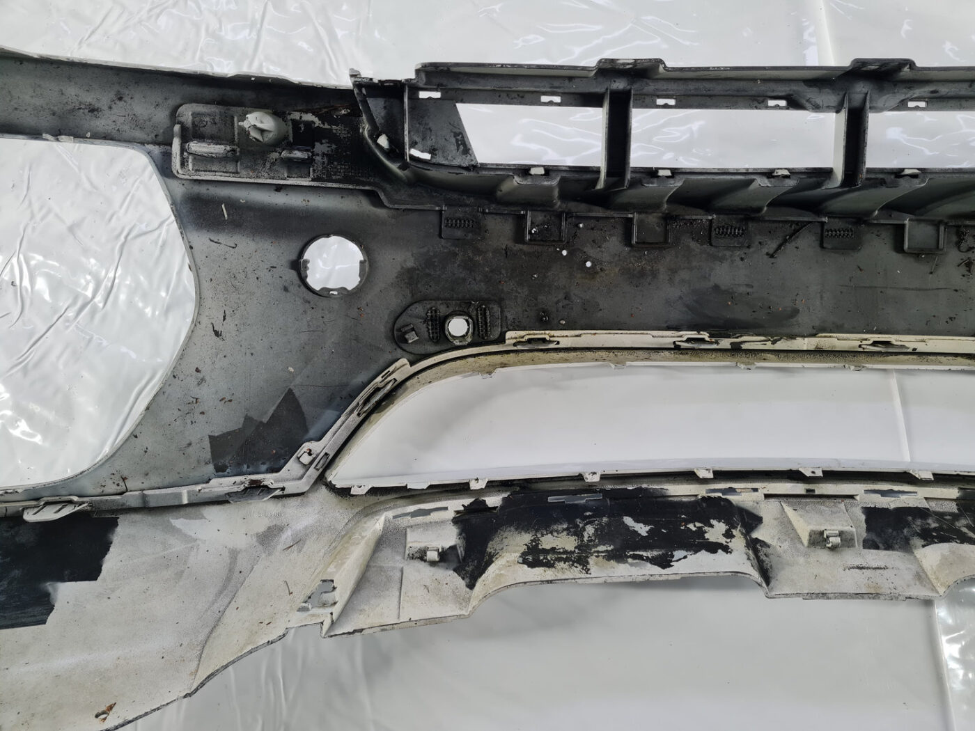 Priekšējais buferis priekš BMW X6 E71 2008-2014 15 Priekšējais buferis priekš BMW X6 E71 2008-2014