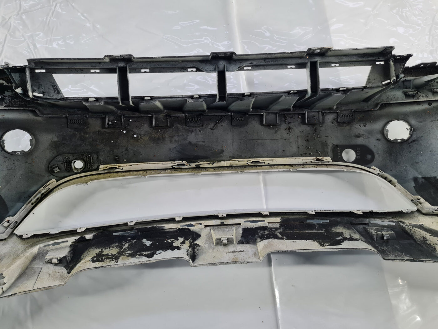 Priekšējais buferis priekš BMW X6 E71 2008-2014 14 Priekšējais buferis priekš BMW X6 E71 2008-2014