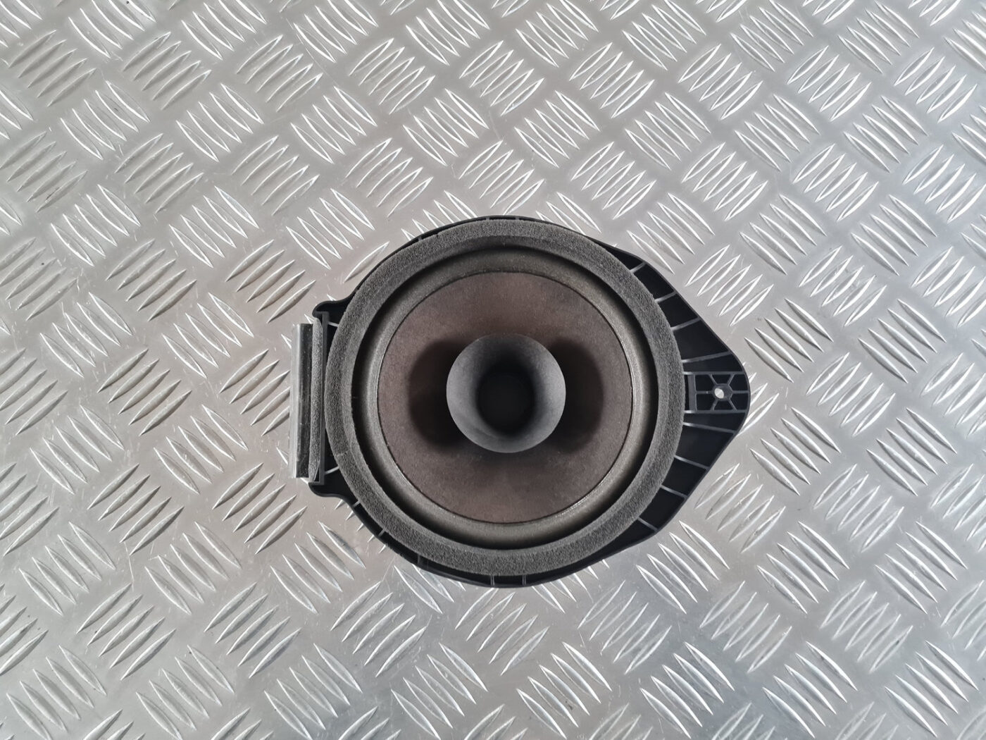 Durvju skaļrunis, apakšā priekš OPEL INSIGNIA 2010 1 Durvju skaļrunis, apakšā priekš OPEL INSIGNIA 2010