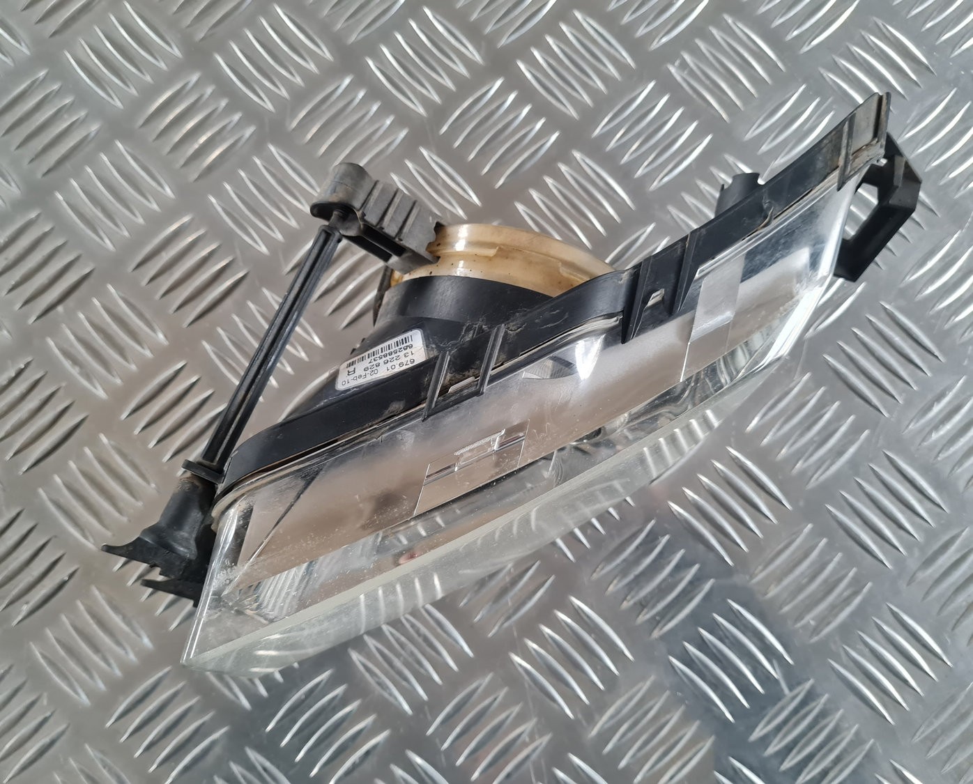 Miglas lukturis priekšā labajā pusē priekš OPEL INSIGNIA 2010 6 Miglas lukturis priekšā labajā pusē priekš OPEL INSIGNIA 2010