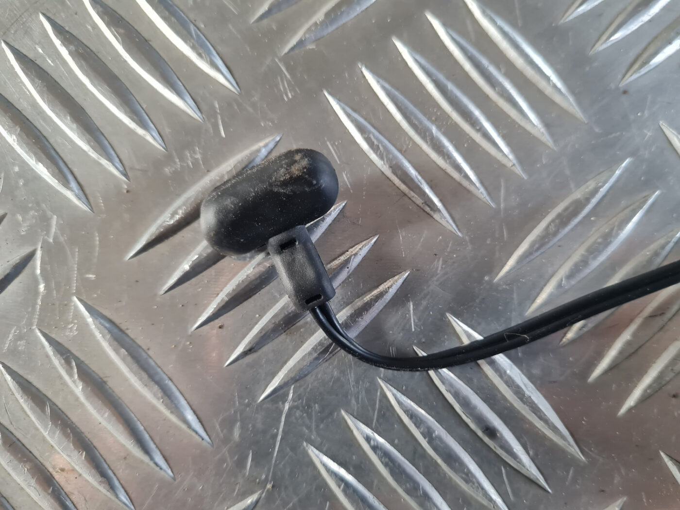 Antenas pastiprinātāja bloks priekš OPEL INSIGNIA 2010 6 Antenas pastiprinātāja bloks priekš OPEL INSIGNIA 2010