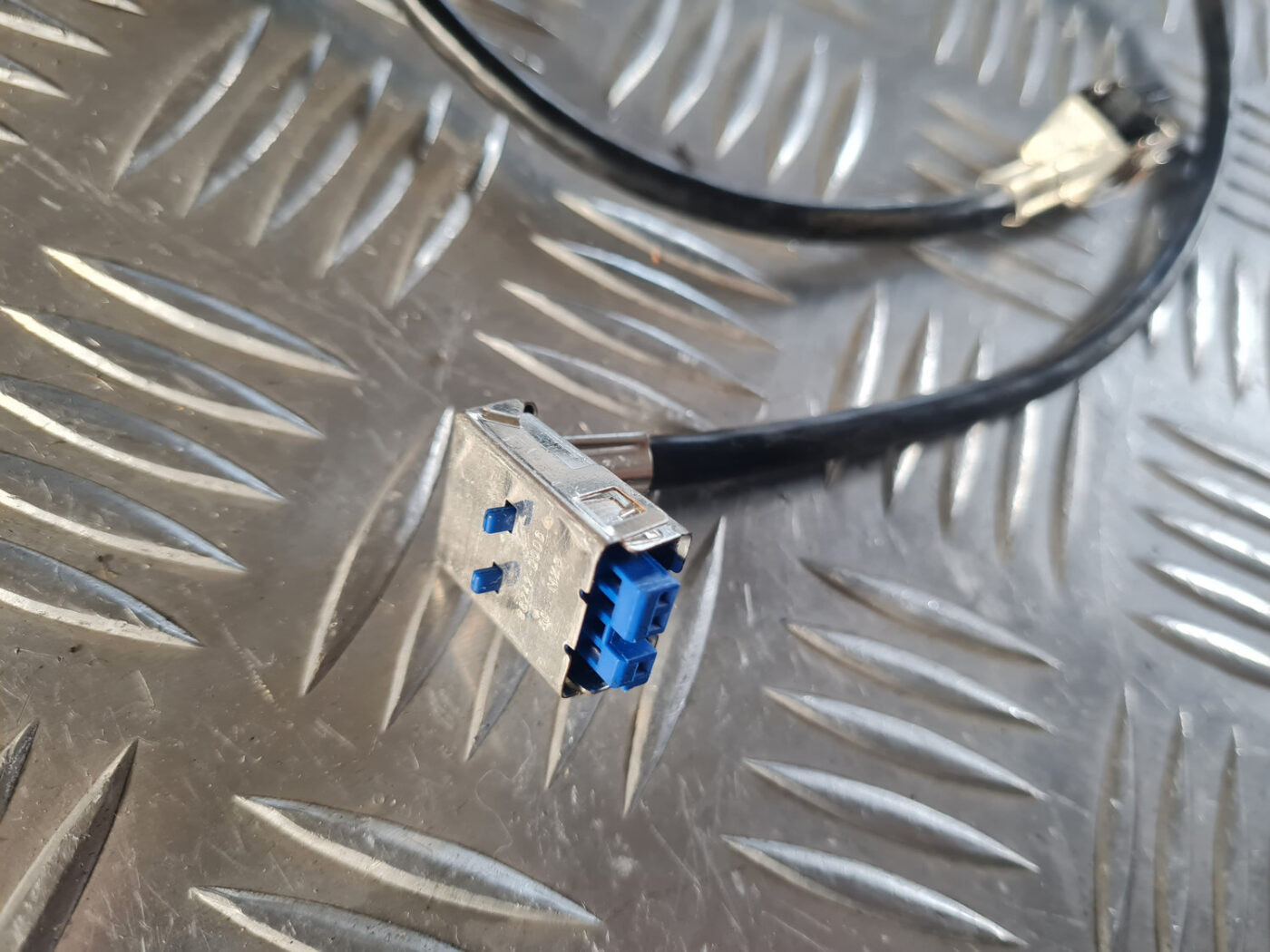 Priekšejo lukturu vadi (ksenona) priekš OPEL INSIGNIA 2010 2 Priekšejo lukturu vadi (ksenona) priekš OPEL INSIGNIA 2010